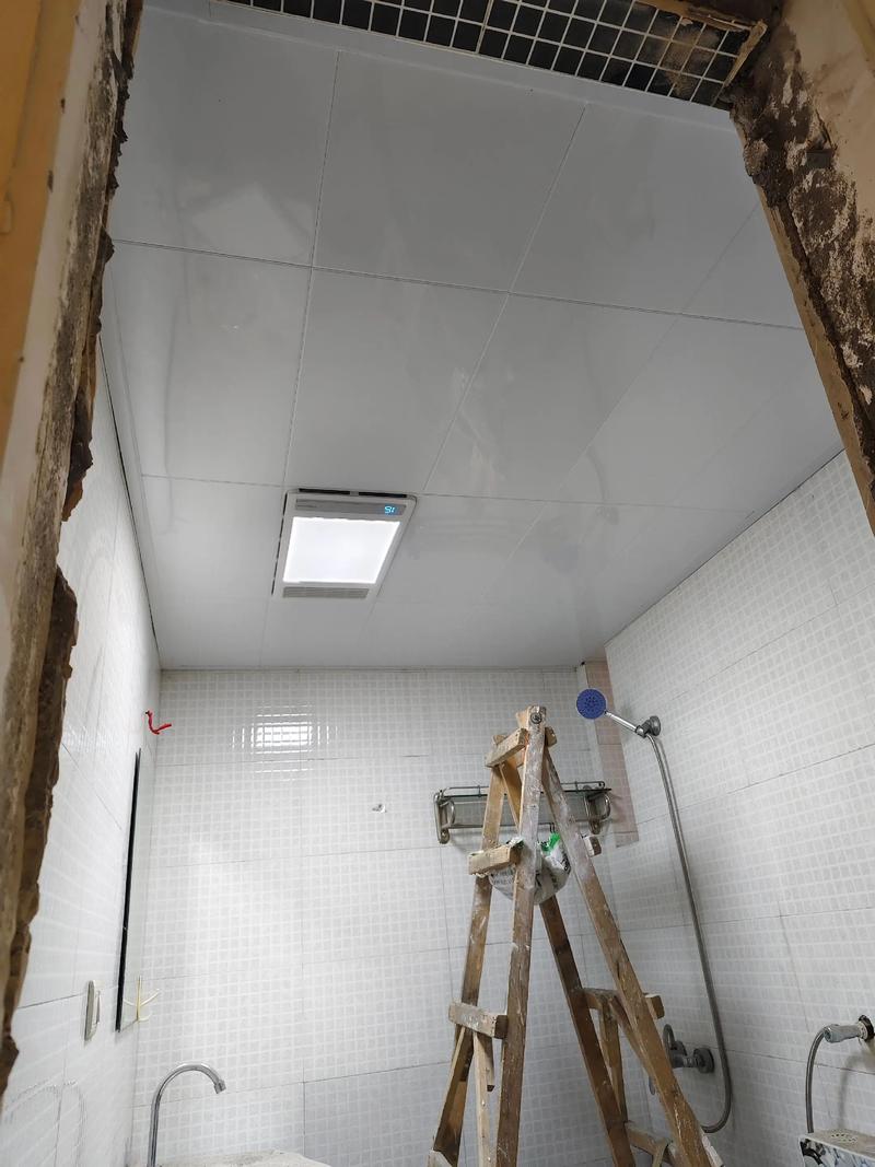 大集成吊顶怎么拆卸一块板 大集成吊顶怎么拆卸一块板